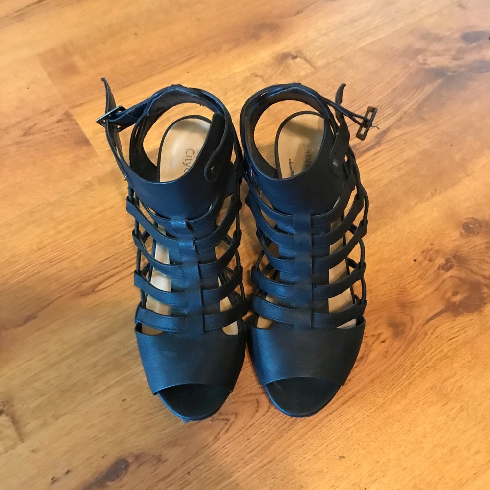 Black wedged heels